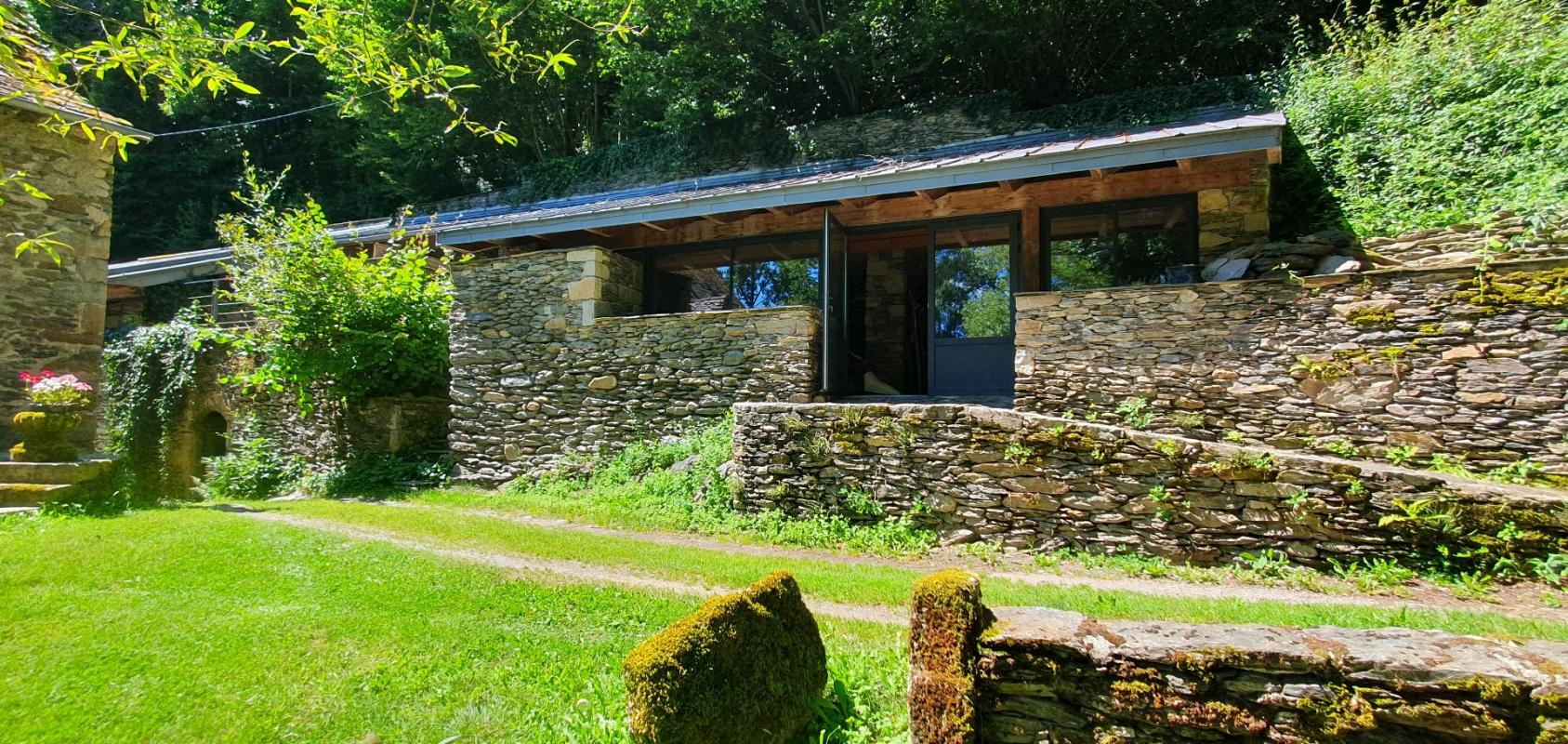 6 bedroom moulin in Rignac, Aveyron, France