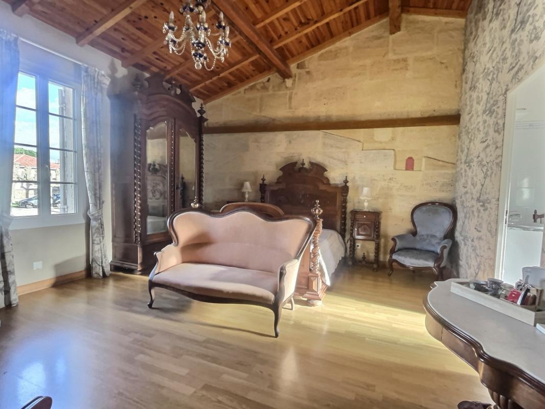 5 bedroom demeure in Rauzan, Gironde, France – 12009395124