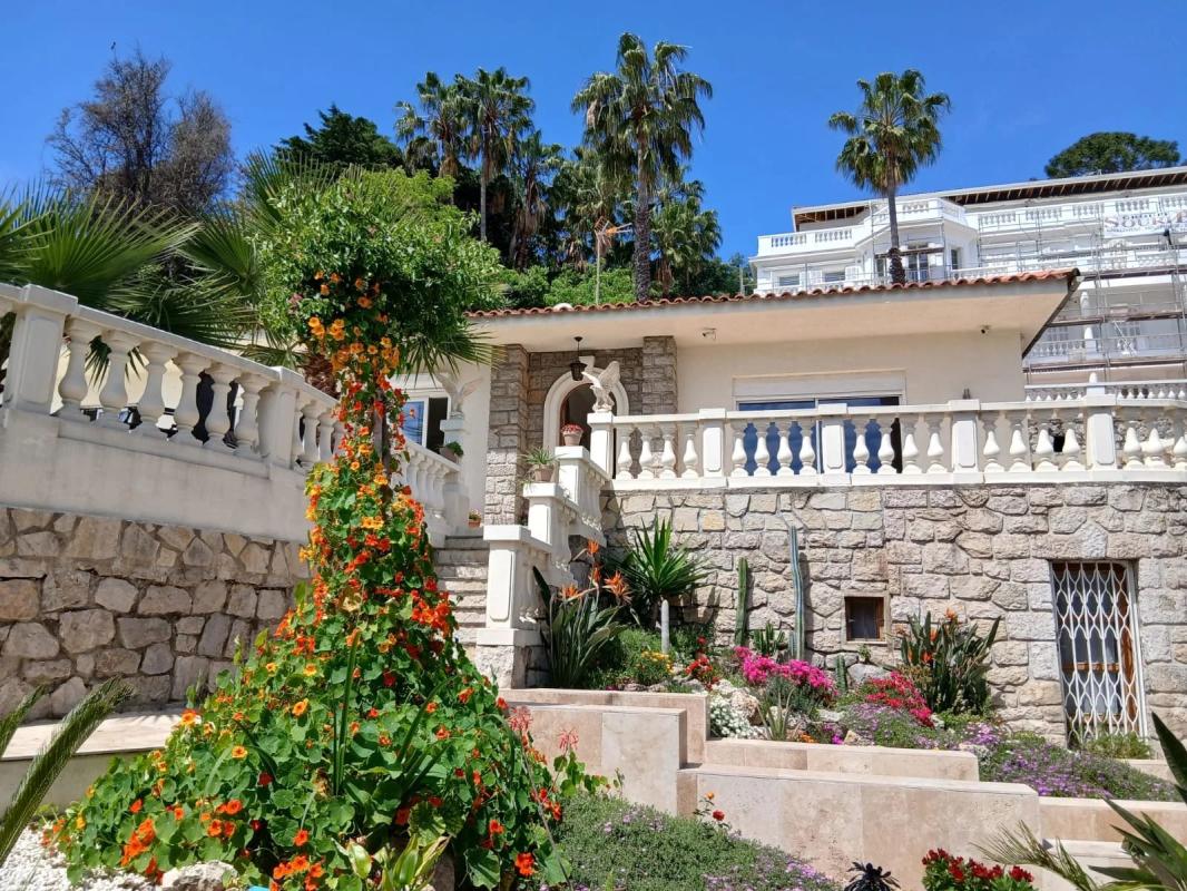 5 bedroom villa in Vallauris, Alpes-Maritimes, France – 12030395102