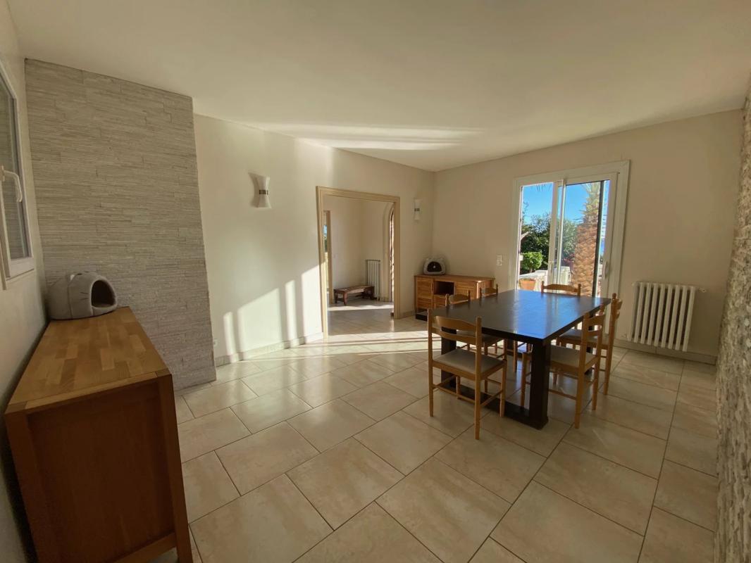 5 bedroom villa in Vallauris, Alpes-Maritimes, France – 12030395102