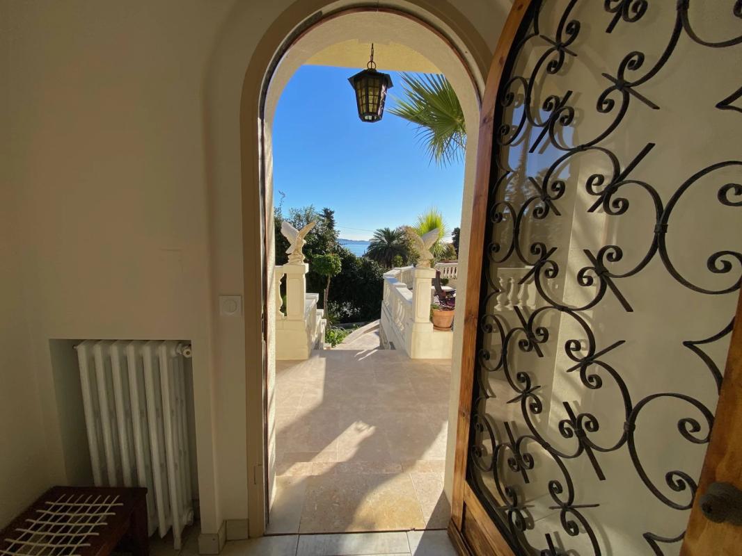 5 bedroom villa in Vallauris, Alpes-Maritimes, France – 12030395102