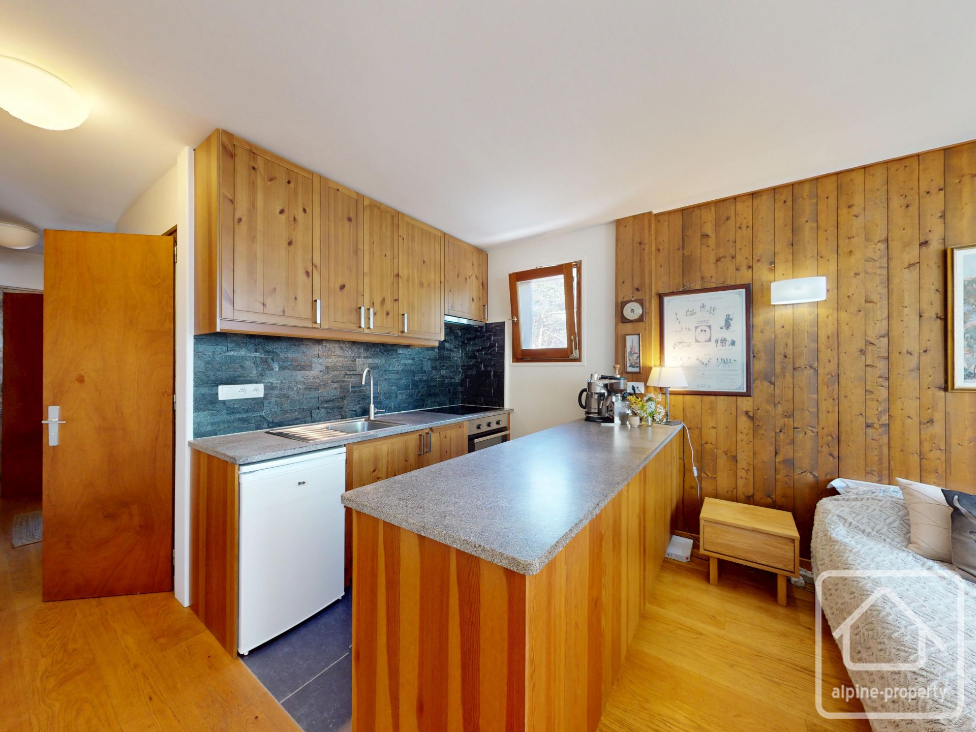 Sunny 1 Bedroom Apartment With Balcony, Mont Blanc Views, Private Parking, Storage Cellar, Use Of Outdoor Swimming Pool – EDELWEISSCHAM