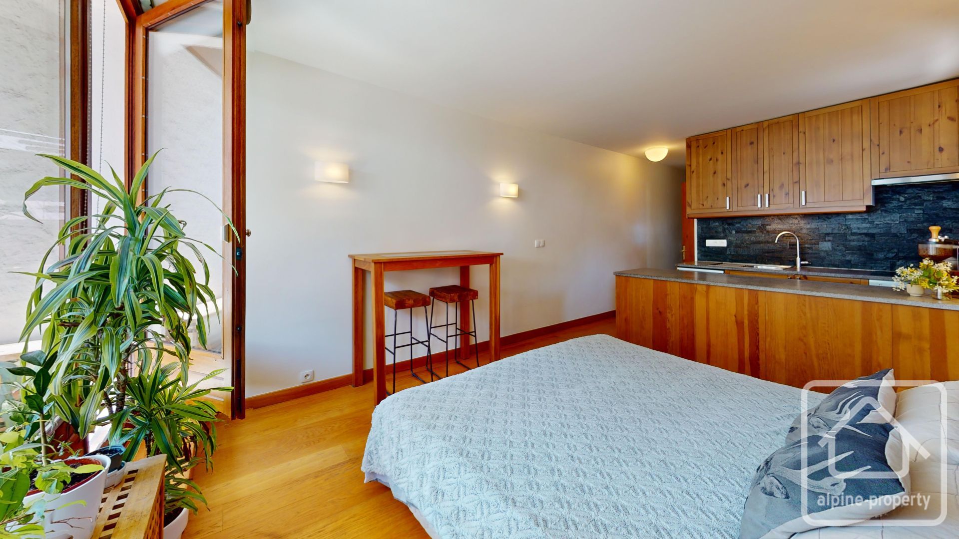 Sunny 1 Bedroom Apartment With Balcony, Mont Blanc Views, Private Parking, Storage Cellar, Use Of Outdoor Swimming Pool – EDELWEISSCHAM