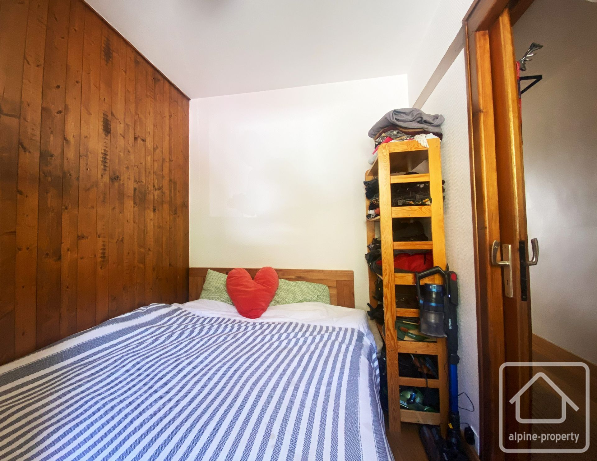 Sunny 1 Bedroom Apartment With Balcony, Mont Blanc Views, Private Parking, Storage Cellar, Use Of Outdoor Swimming Pool – EDELWEISSCHAM