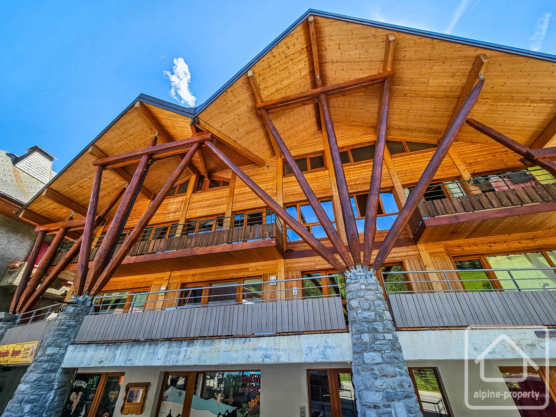 A Spacious And Modern Duplex Apartment Right In The Centre Of La Chapelle D’Abondance. – APPTCHATEAUBOIS