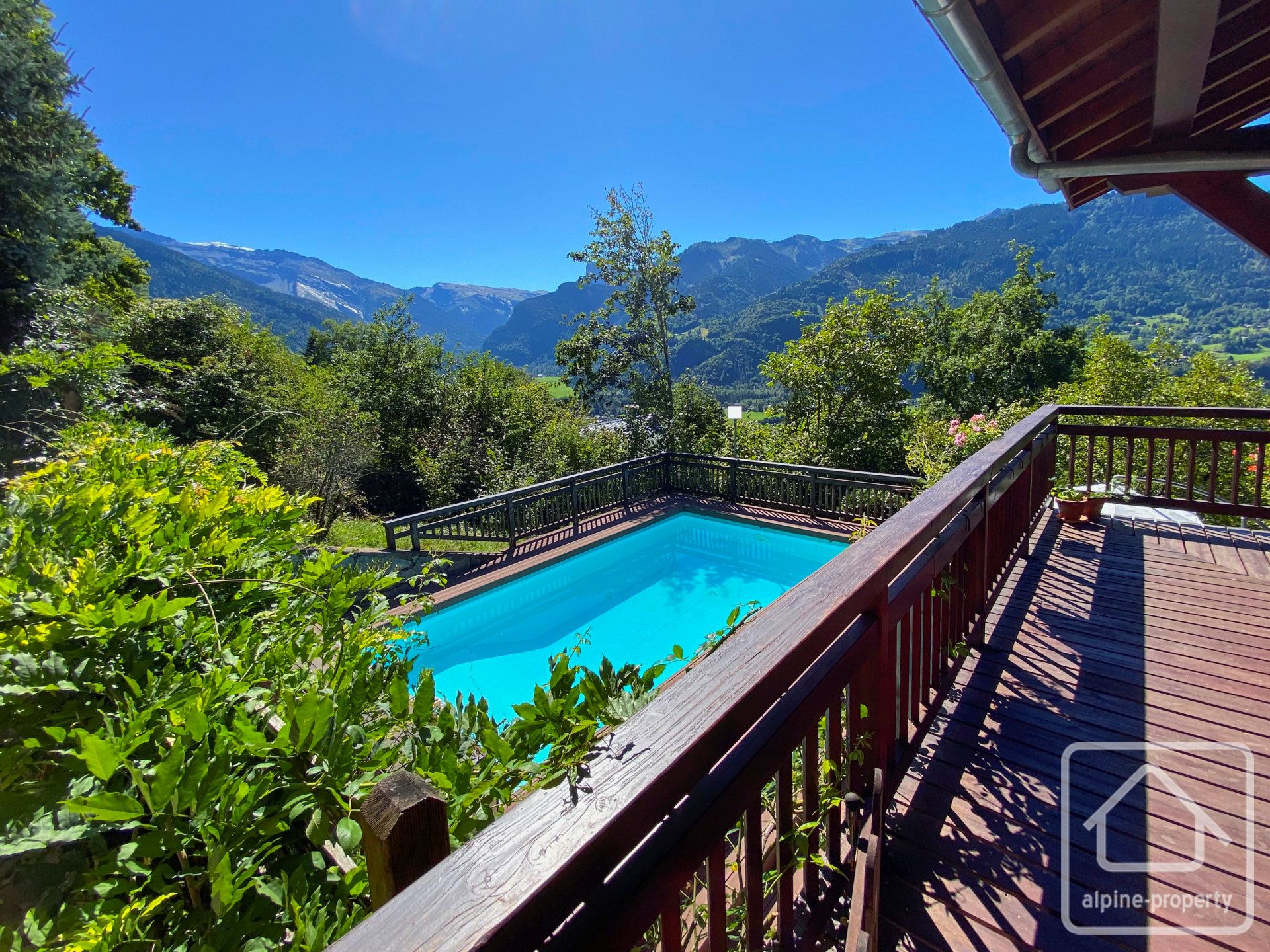 Exceptional 7 Bedroom 7 Bathroom Chalet On South Facing Hillside Of Samoens, Just 20 Minutes Walk To Samoens’ Historic Centre – COUDREY