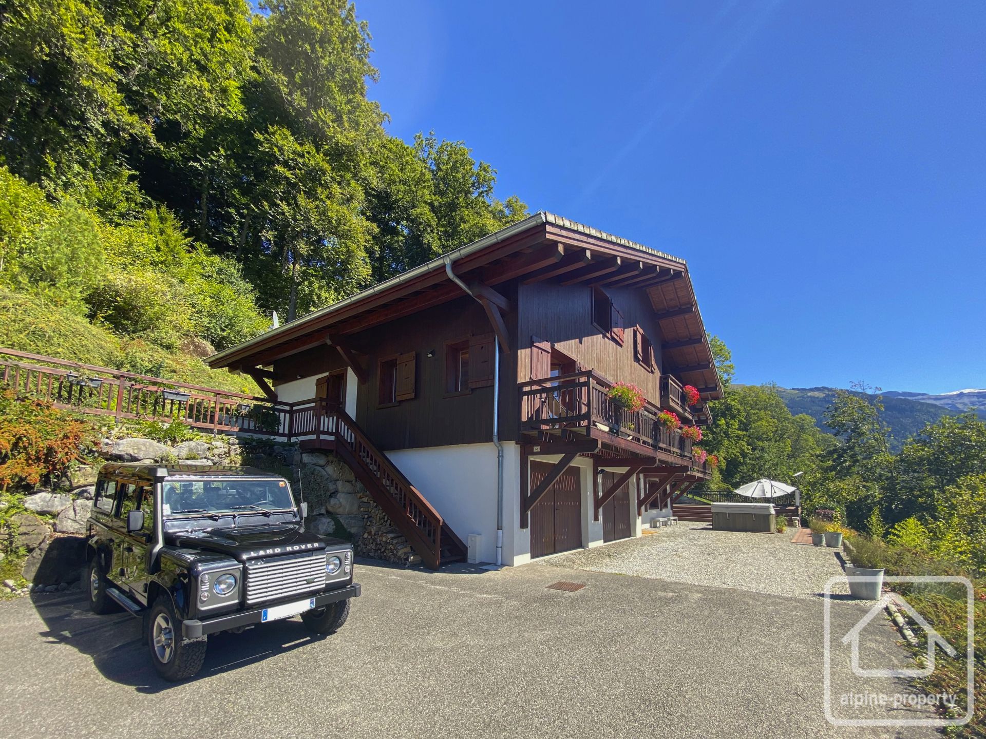 Exceptional 7 Bedroom 7 Bathroom Chalet On South Facing Hillside Of Samoens, Just 20 Minutes Walk To Samoens’ Historic Centre – COUDREY