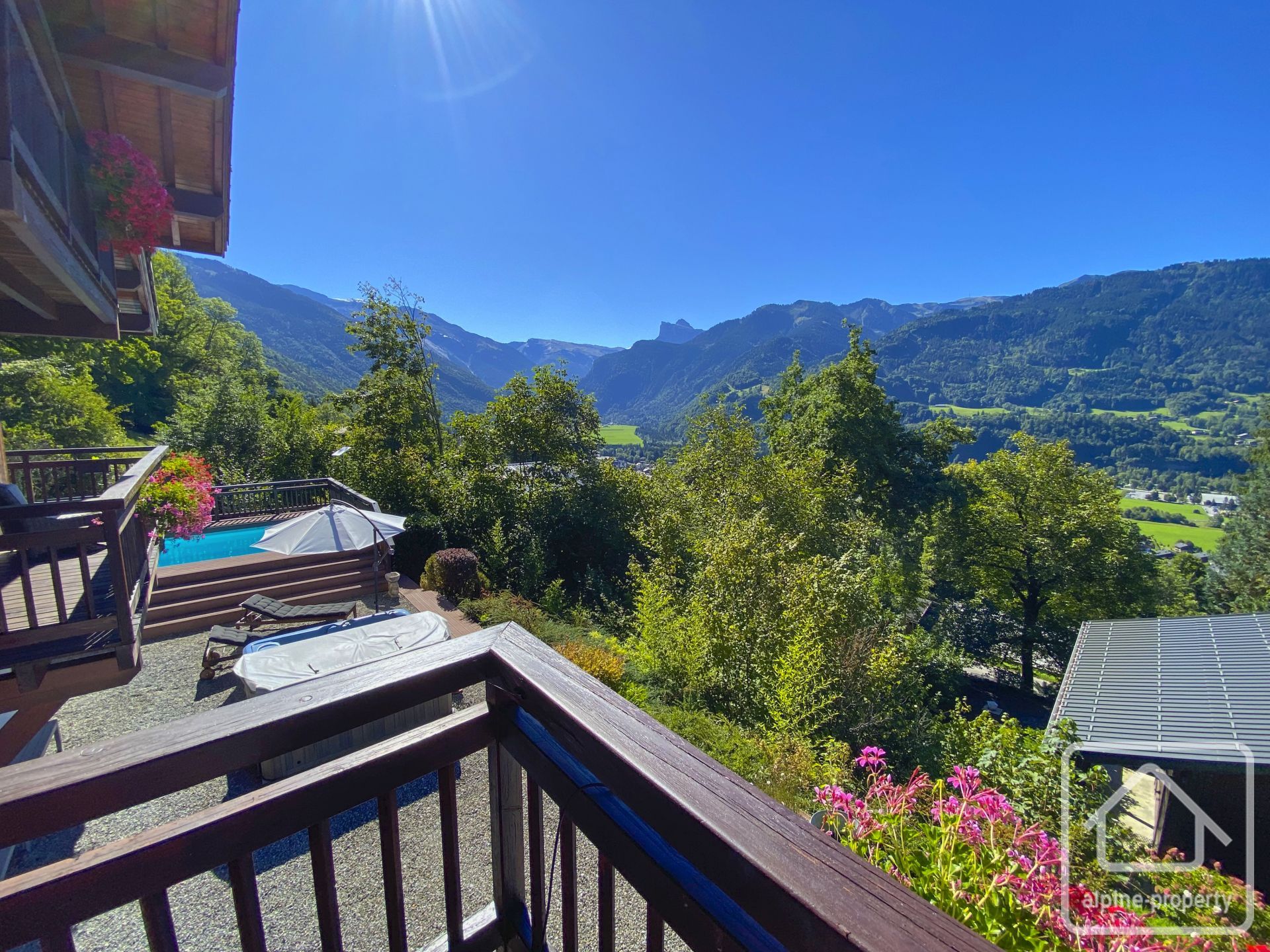 Exceptional 7 Bedroom 7 Bathroom Chalet On South Facing Hillside Of Samoens, Just 20 Minutes Walk To Samoens’ Historic Centre – COUDREY