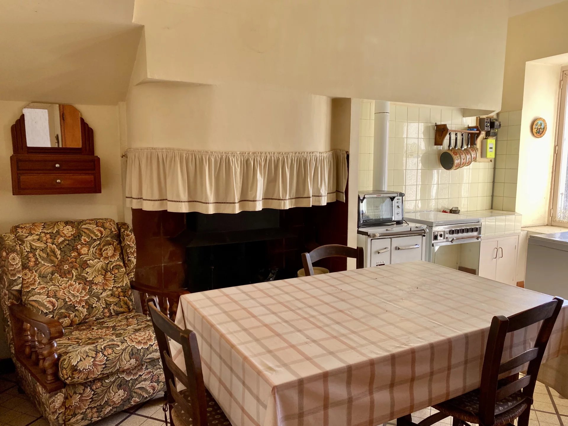 Charming Village House with Huge Potential, Languedoc-Roussillon – France – BVI83023