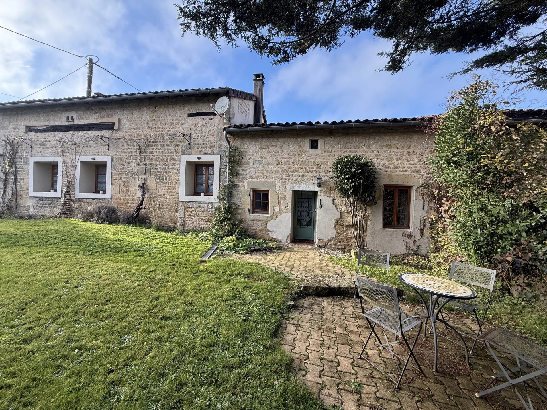 Charming Renovated Country Home with Four Bedrooms Near Sauzé-Vaussais, Poitou-Charentes – France – BVI83695