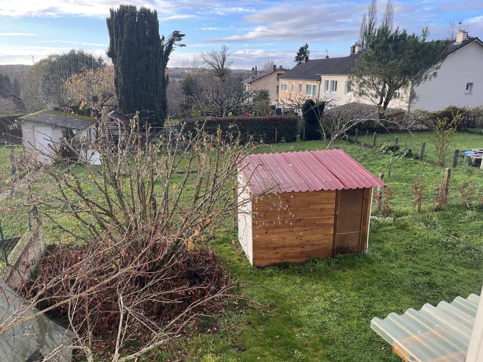 Spacious family home on the edge of a large market town, Limousin – France – BVI83773