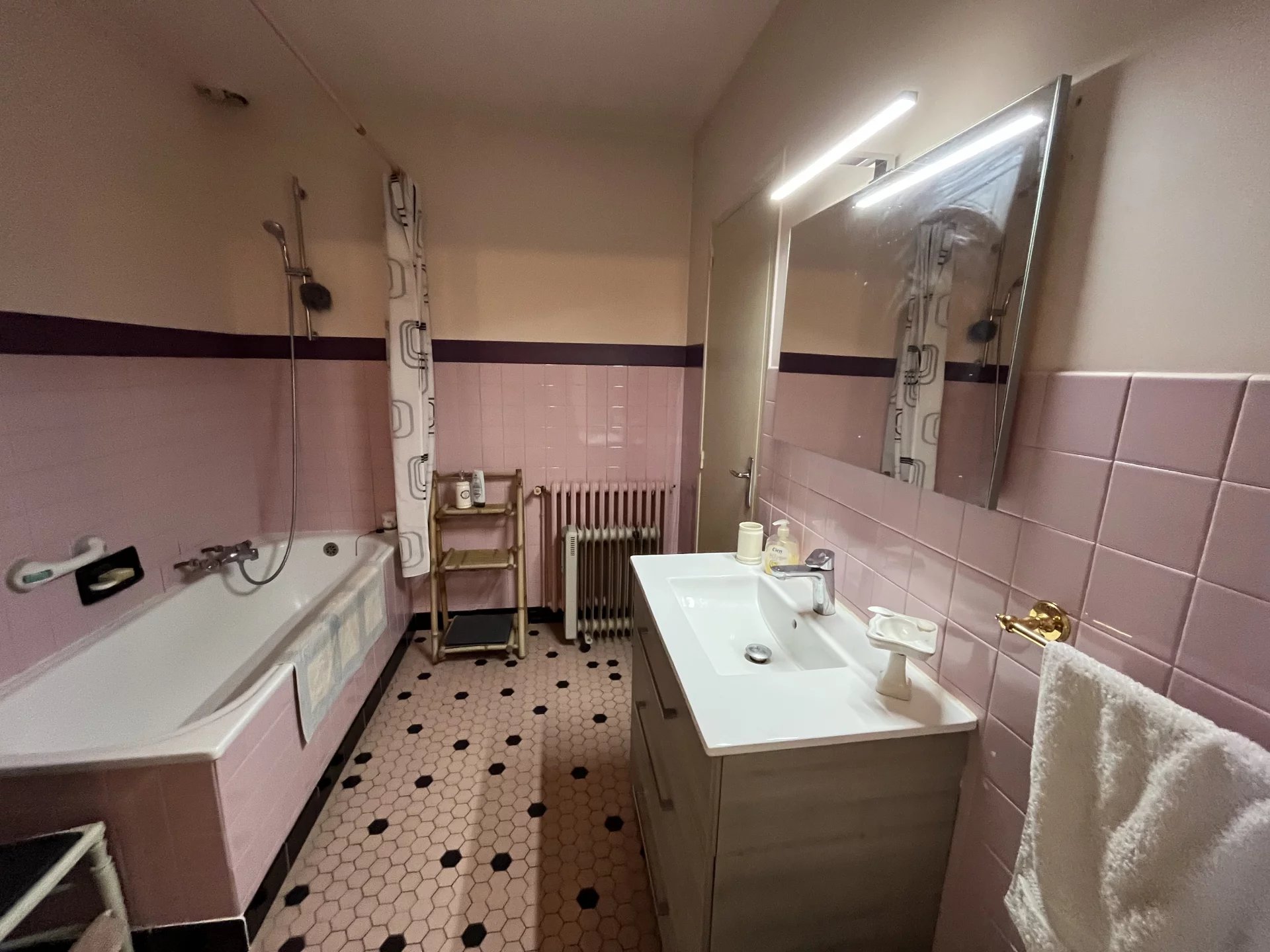 Spacious family home on the edge of a large market town, Limousin – France – BVI83773