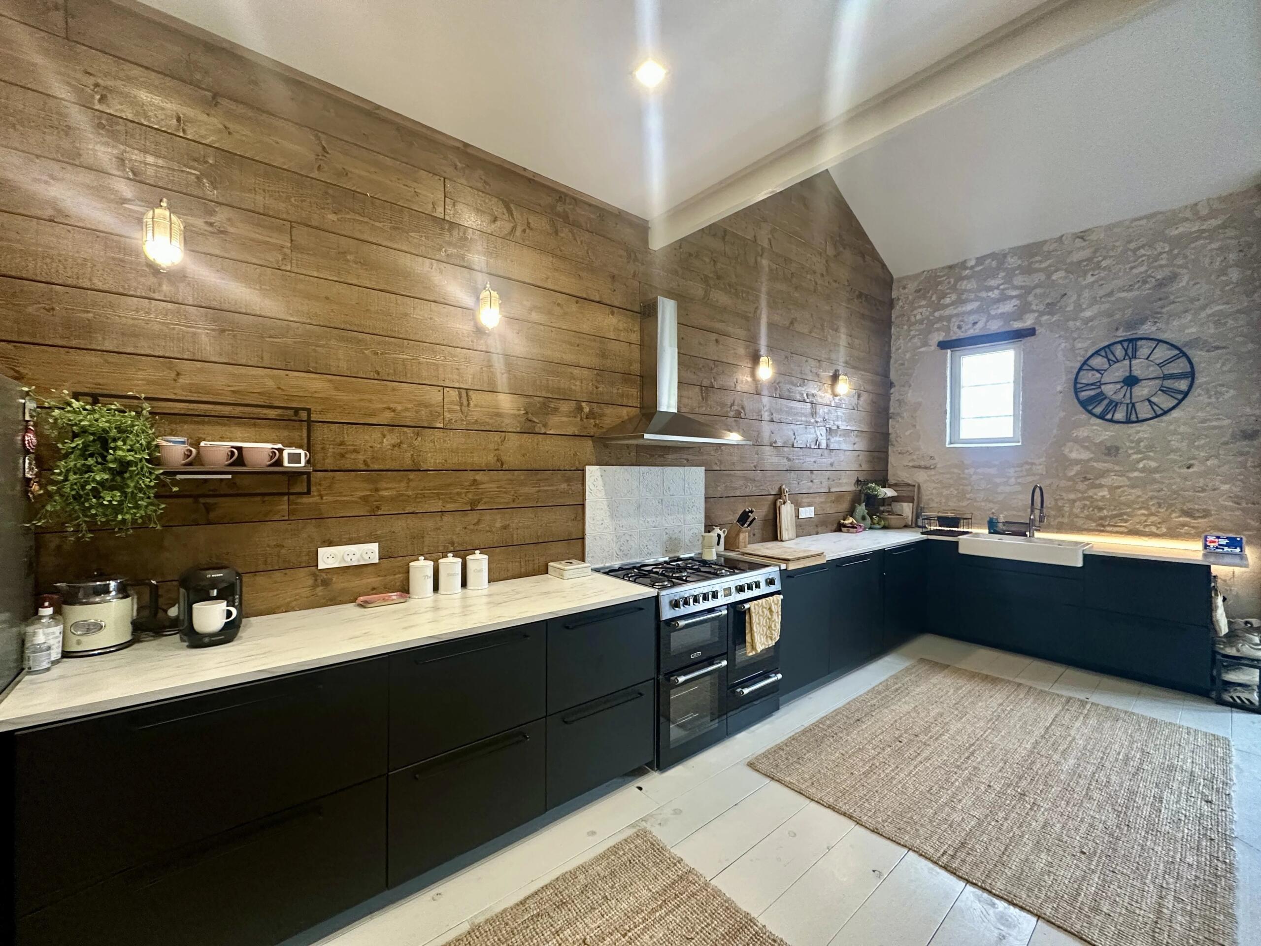 Stone property with guest annexe, barn and swimming pool near Eymet, Aquitaine – France – BVI83589