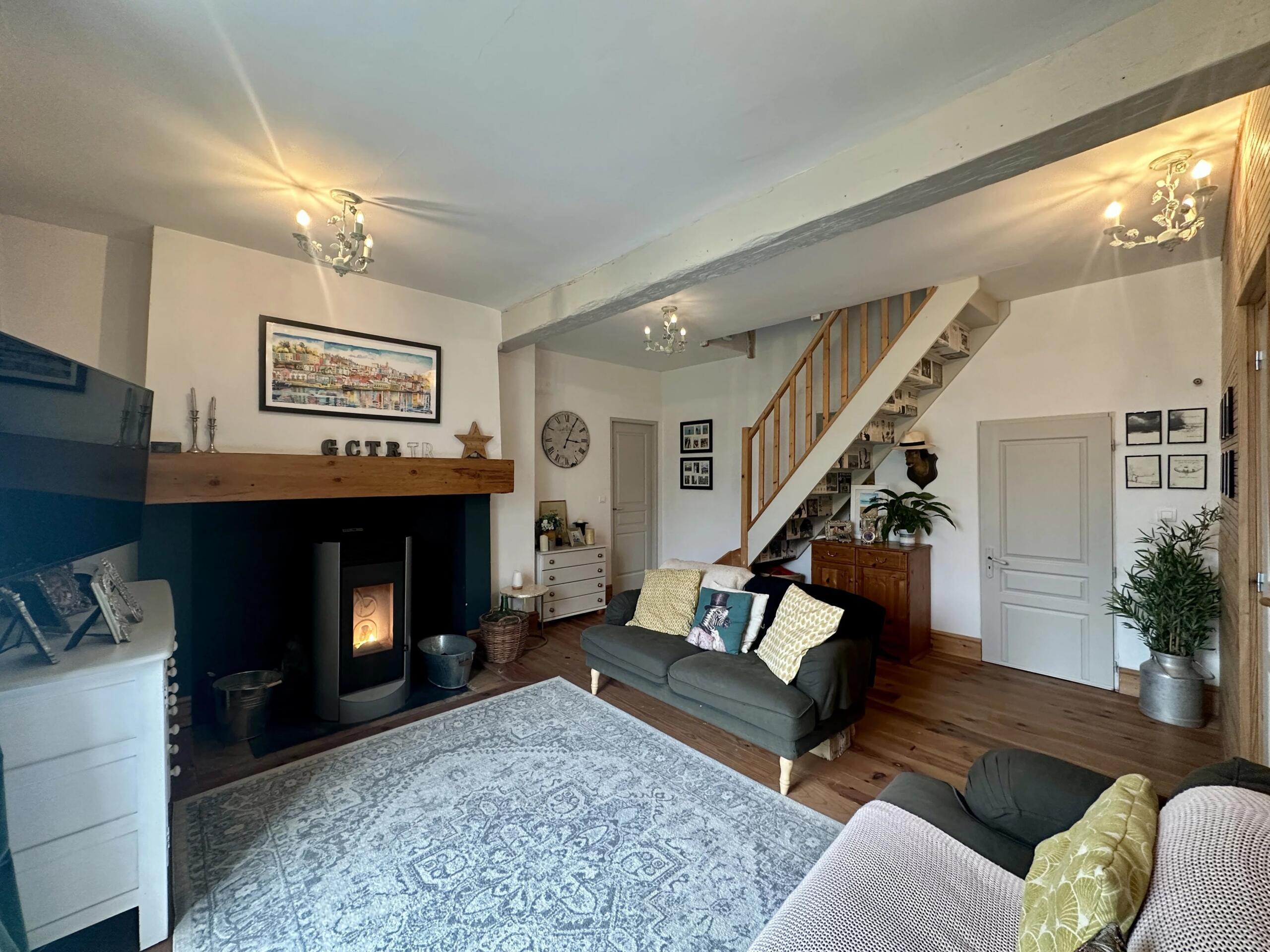 Stone property with guest annexe, barn and swimming pool near Eymet, Aquitaine – France – BVI83589