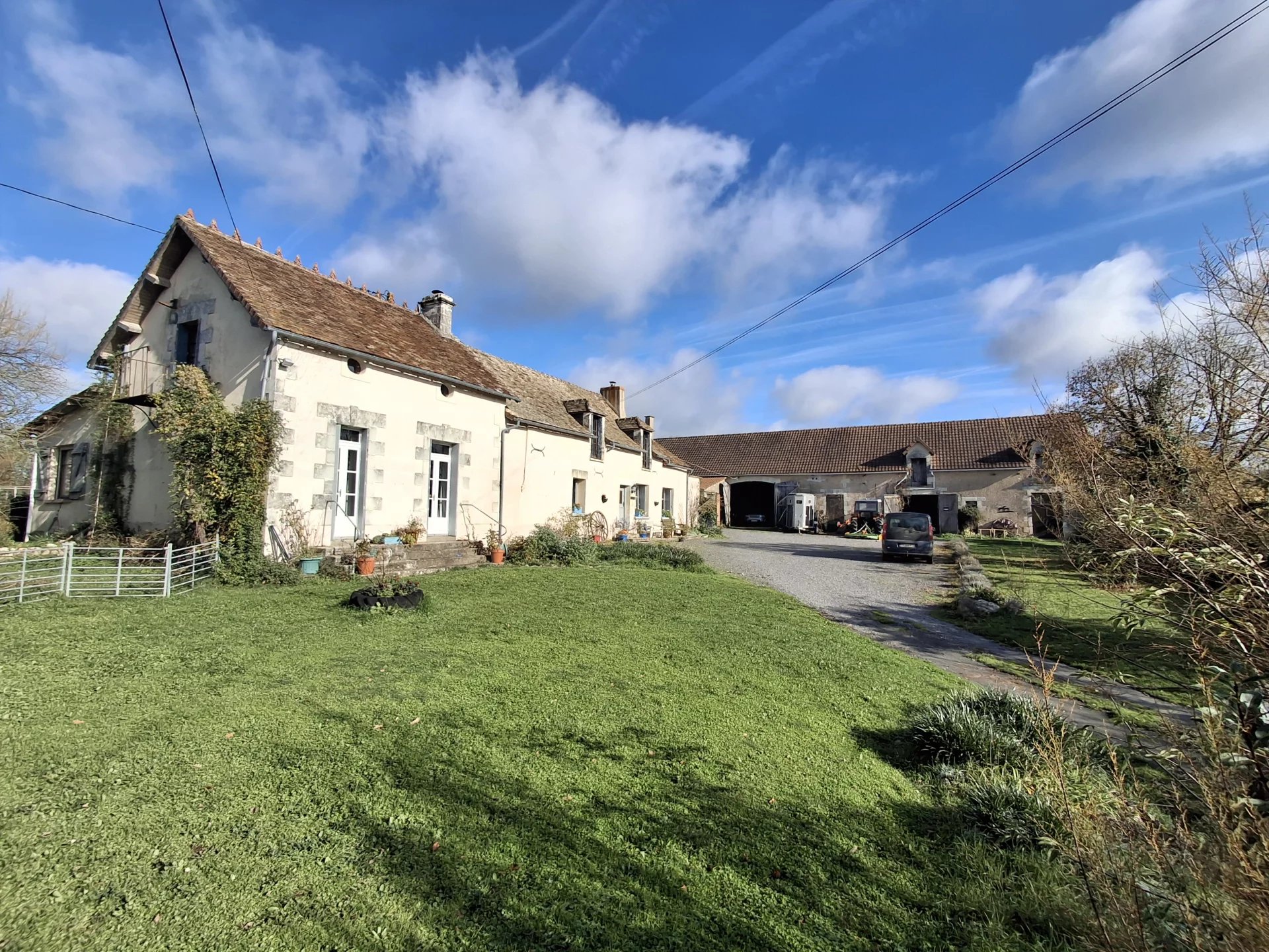 Charming equestrian property with sand school, barns, swimming pool and over 4 hectares of land, Poitou-Charentes – France – BVI82706