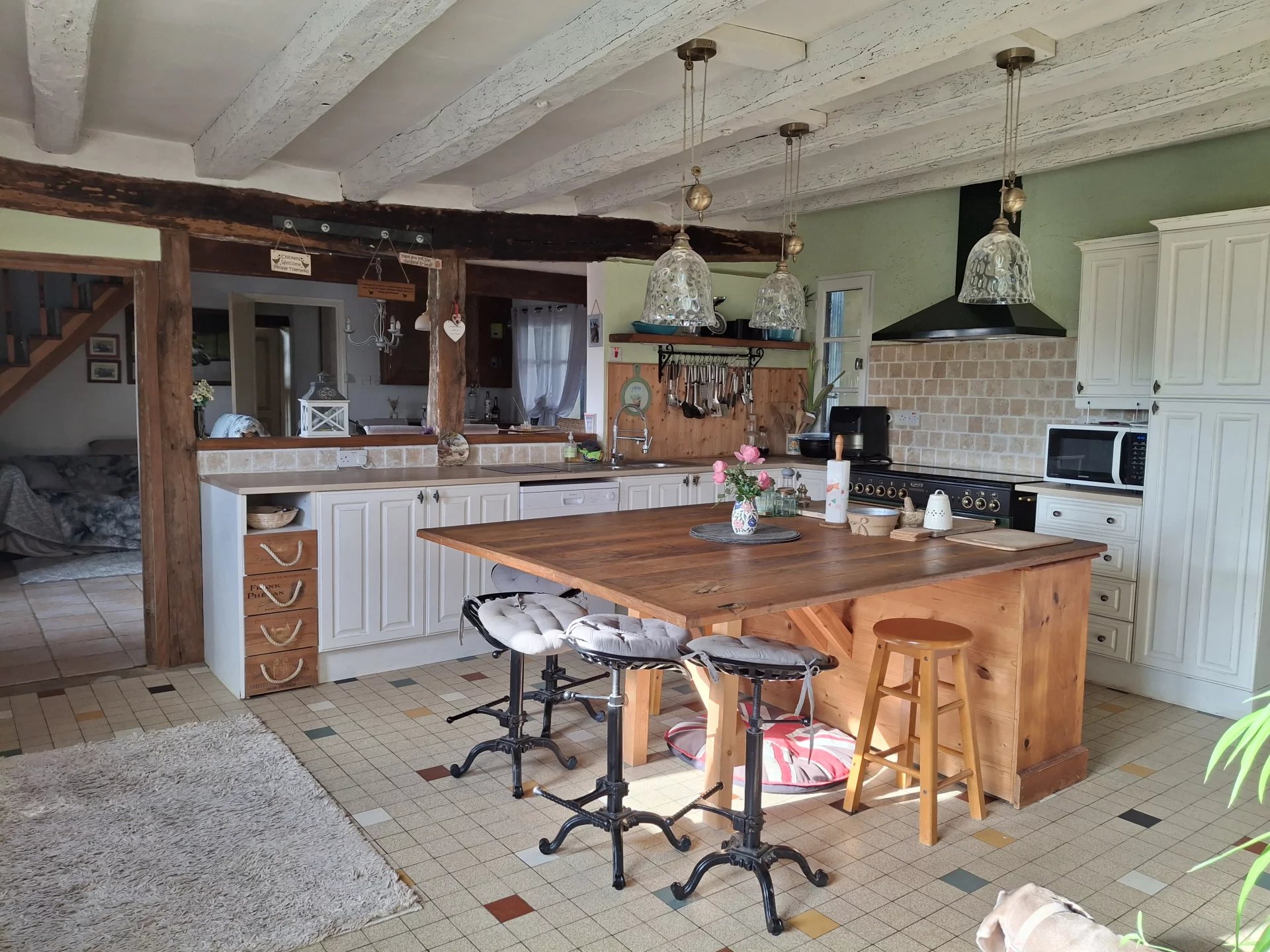 Charming equestrian property with sand school, barns, swimming pool and over 4 hectares of land, Poitou-Charentes – France – BVI82706