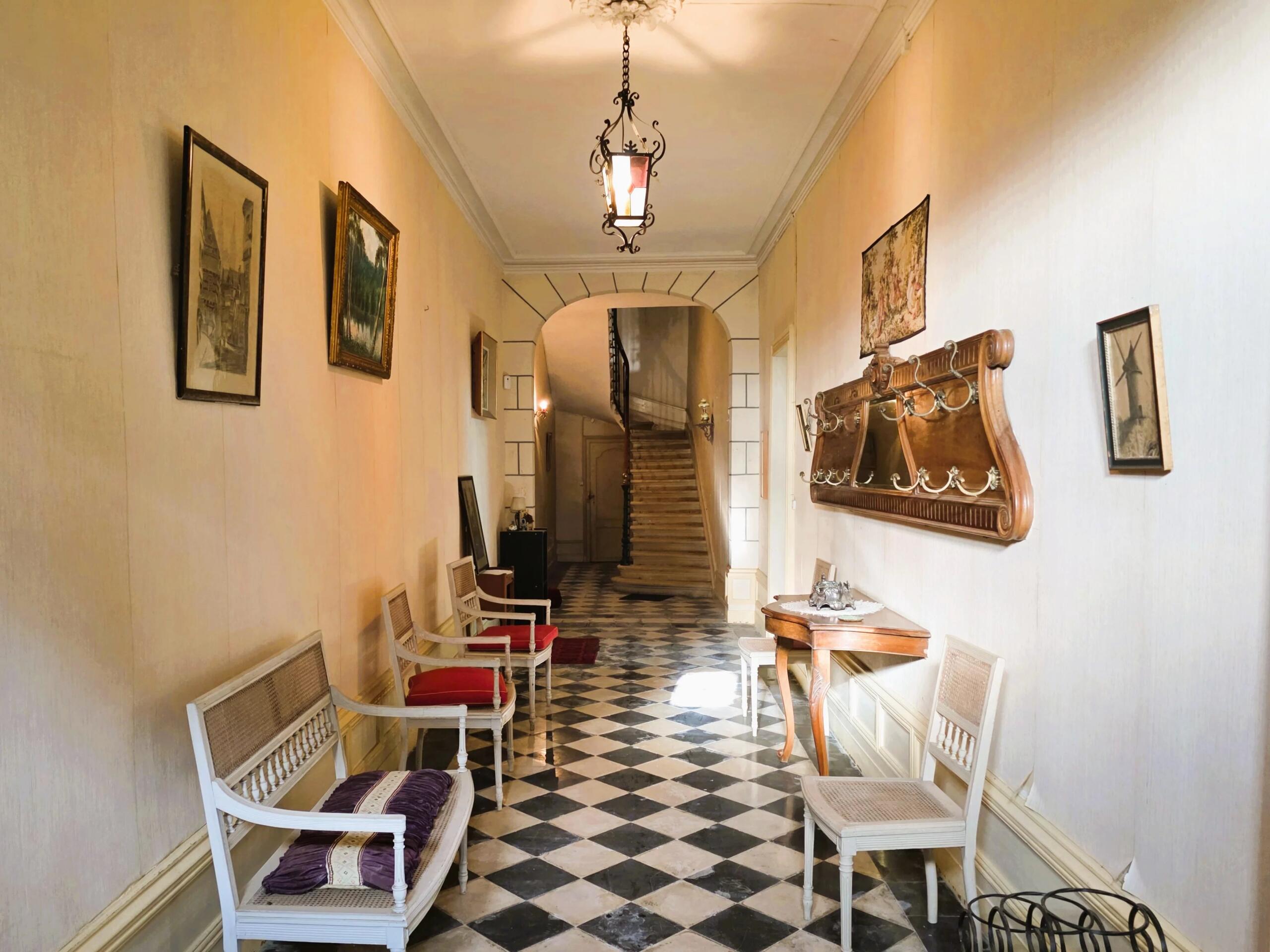 Vineyard Château with Strong Development Potential Close to Bordeaux, Aquitaine – France – BVI83075