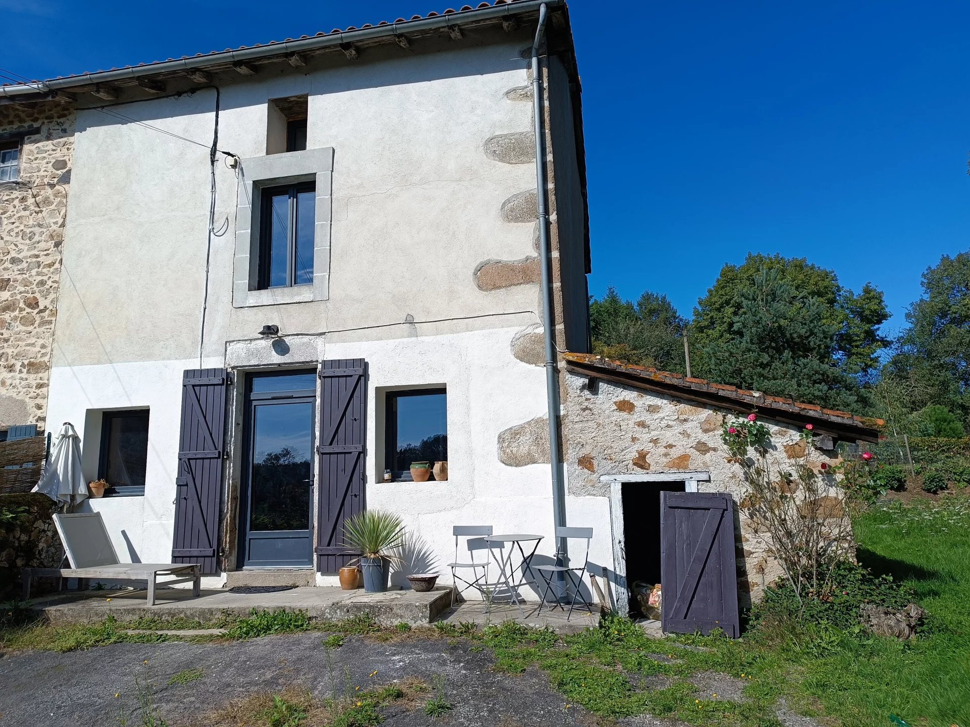 Beautifully Renovated Home Near Chabanais, Poitou-Charentes – France – BVI83051