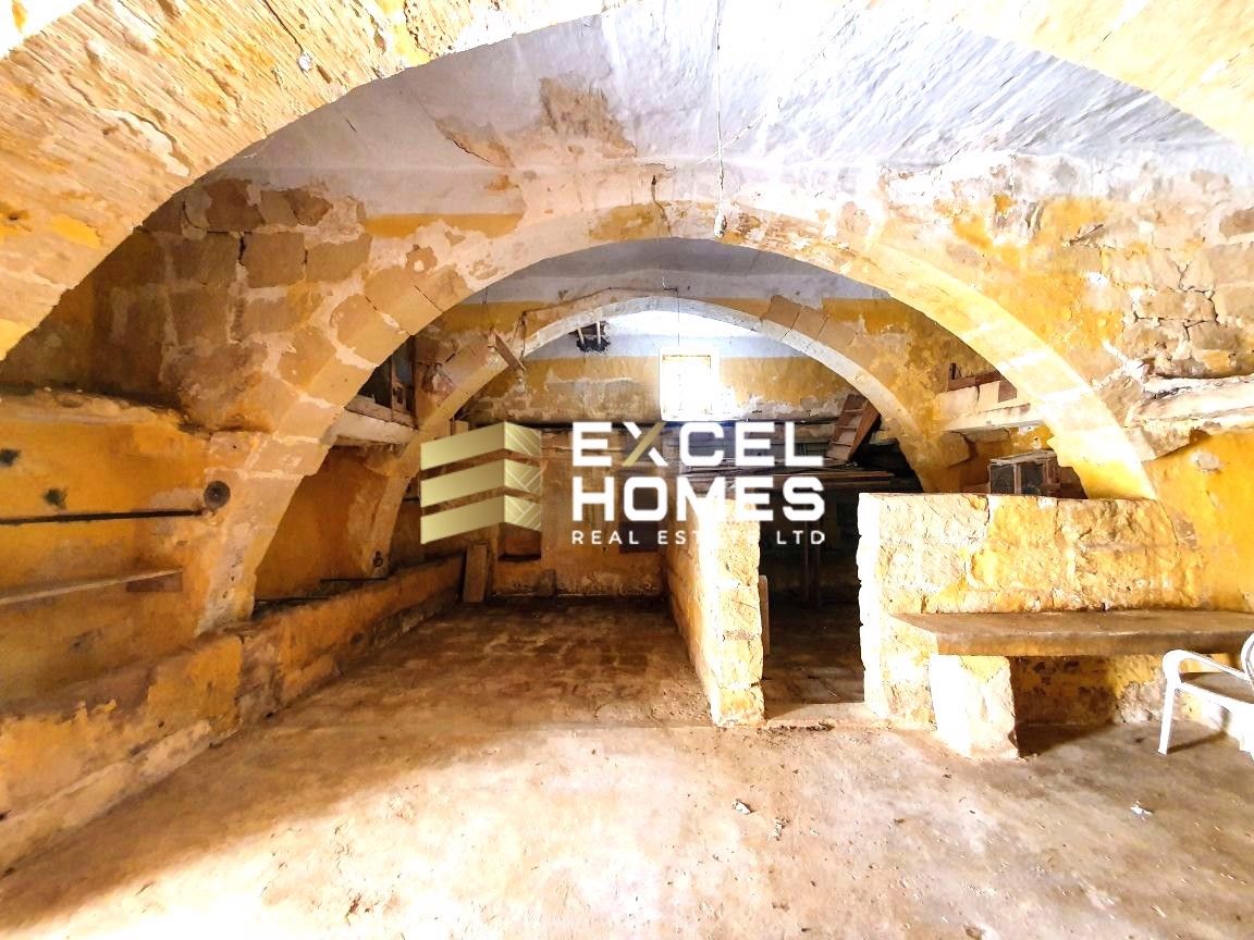 5 bedroom Character House in Qrendi, Malta – 65352