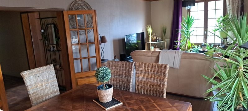 5 bedroom maison in Saint Martin Valmeroux, Cantal, France