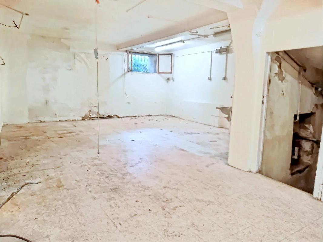 local commercial in Ollioules, Var, France