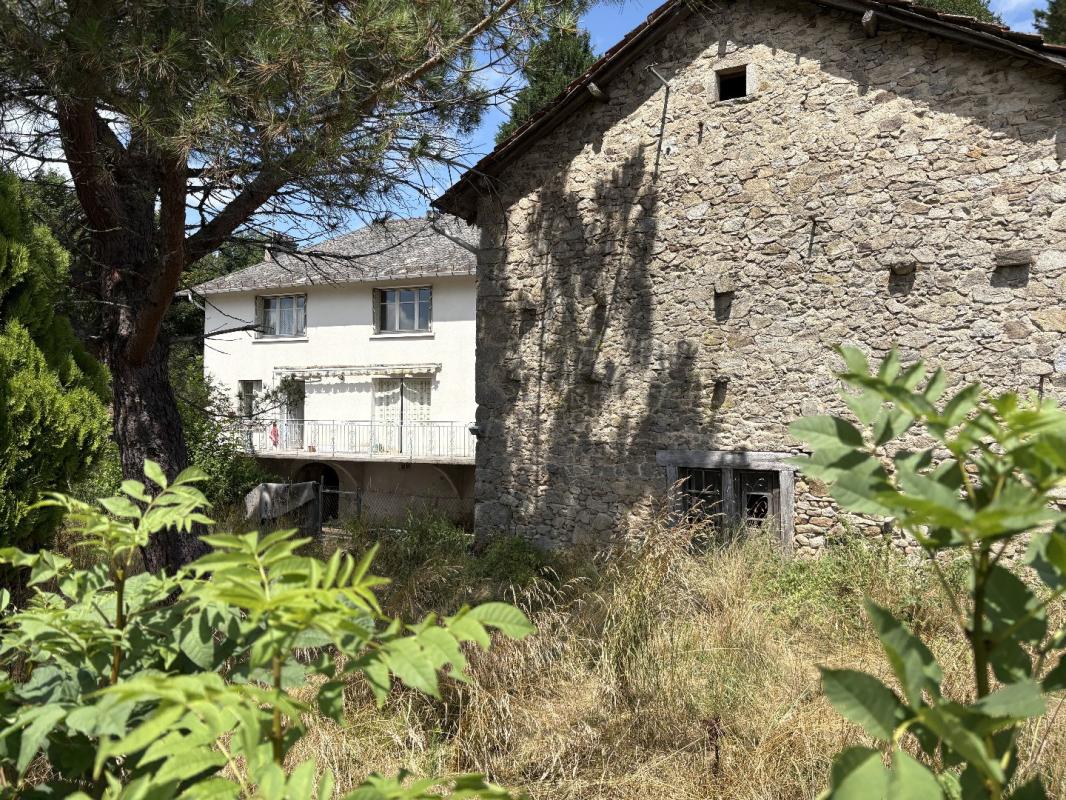 4 bedroom corps de ferme in Saint Mamet La Salvetat, Cantal, France – F0E036966985447D
