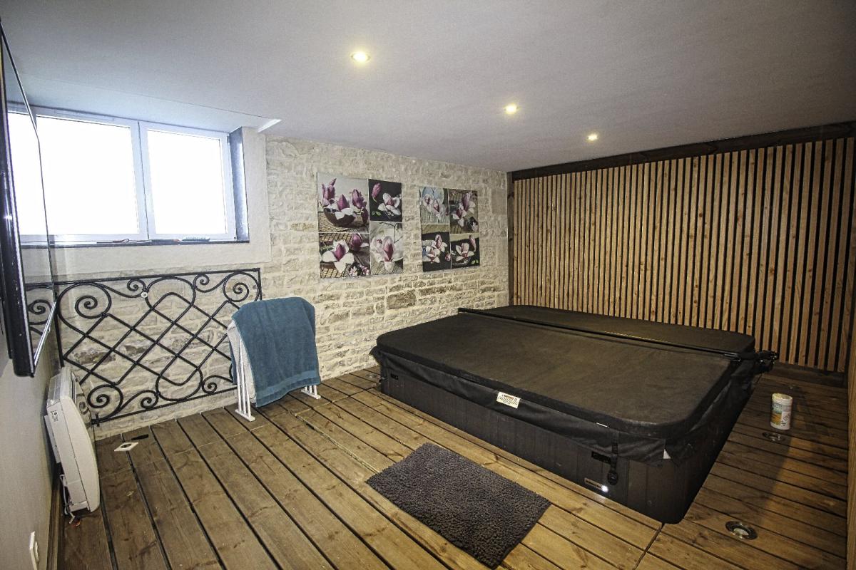 8 bedroom propriete in Prisse La Charriere, Deux-Sèvres, France – B4E1FC2FE7764C21