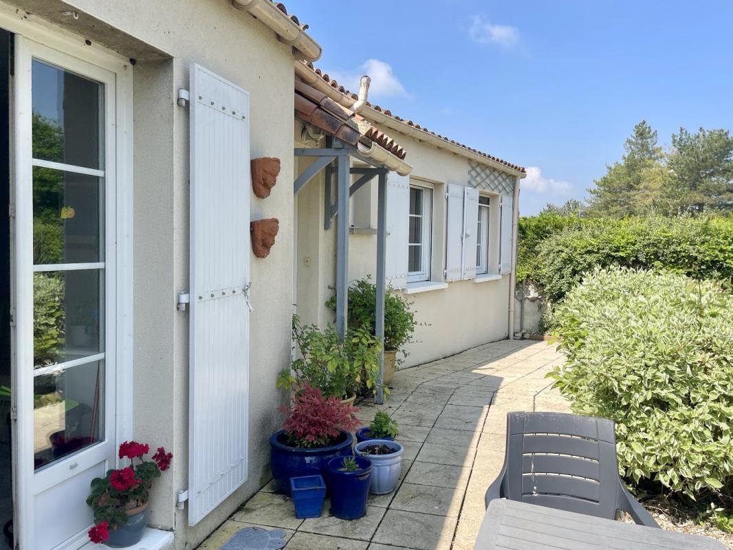 4 bedroom chateau in Vervant, Charente-Maritime, France – 5B760C263B1745FA