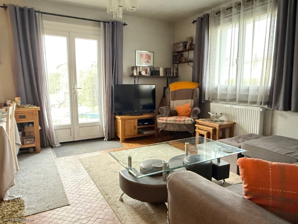 3 bedroom House in Aigre, France – r7401