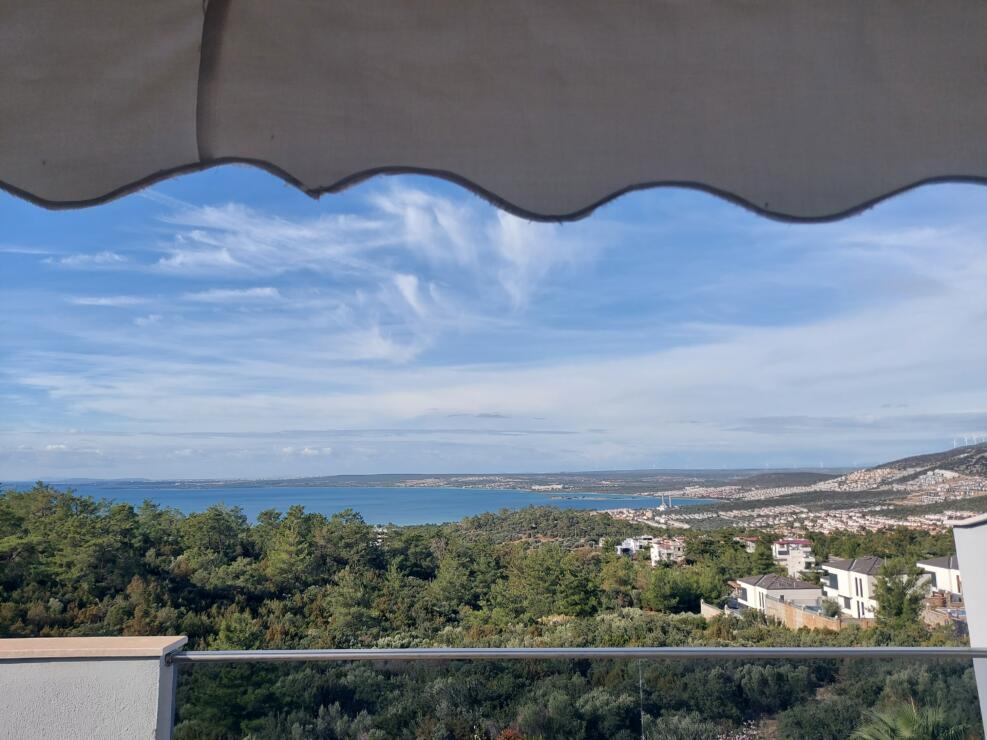 Resale 3 Bedroom Duplex with Stunning Sea & Mountain Views