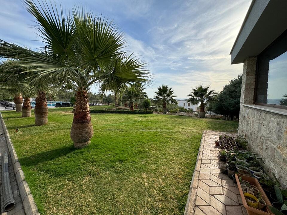 Resale 3 Bedroom Duplex with Stunning Sea & Mountain Views