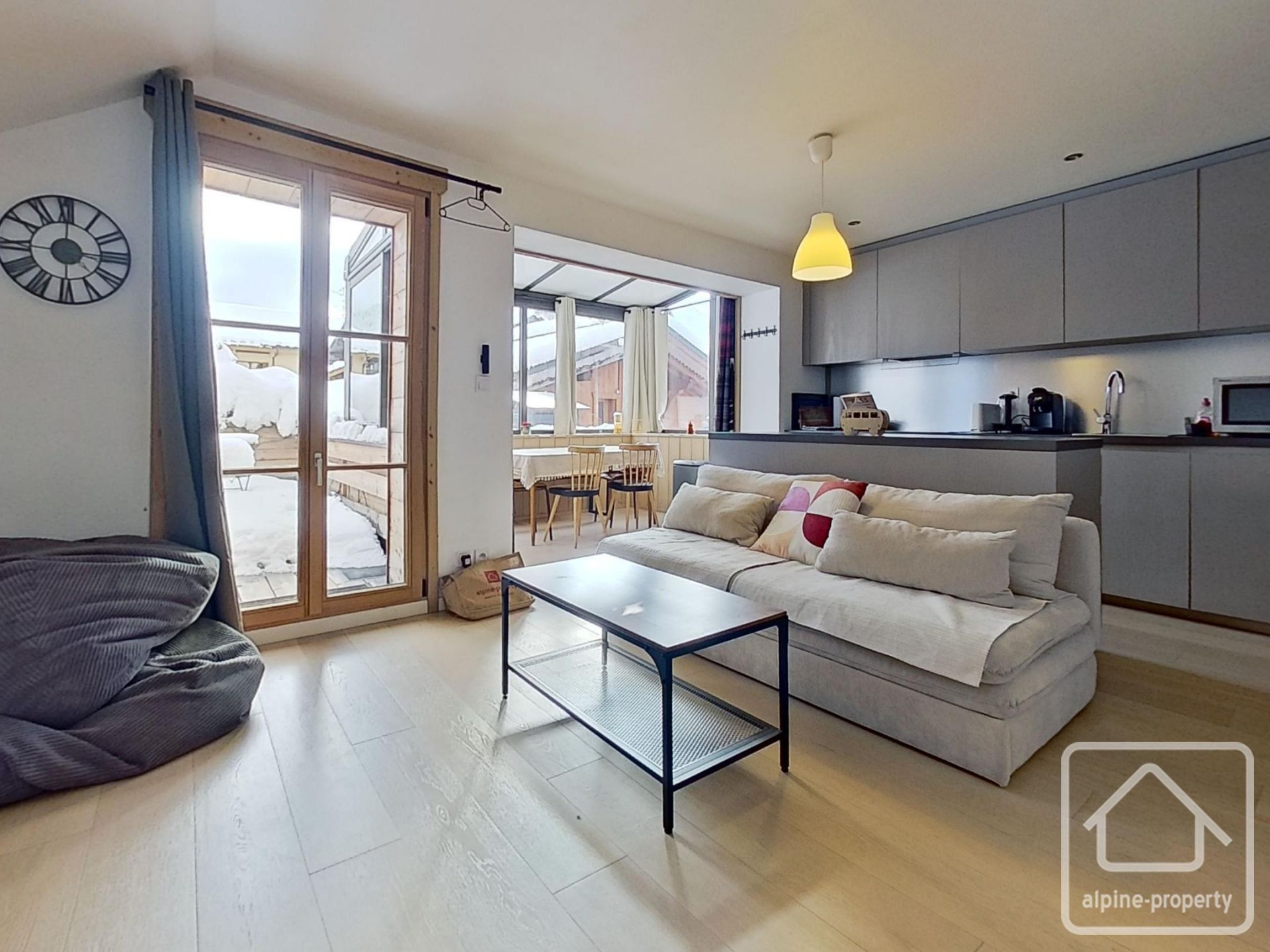 Charming Duplex Sleeping 6 People, Renovated And Sold Furnished In The Heart Of The Village. – APPTGAONACH