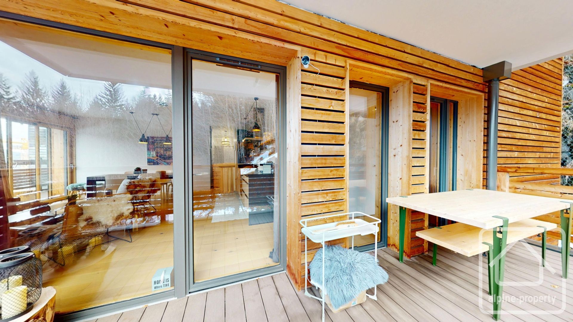 Rare! Magnificent Three-bedroom Apartment With Mountain Views And Ski-in/ski-out Access – GRANDCERFD501