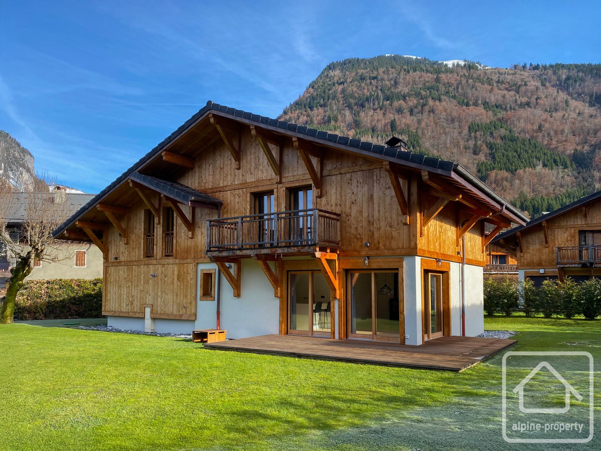 Exceptional New-build Chalet (2021) – Near Samoens – High-end Finishes – CHENE