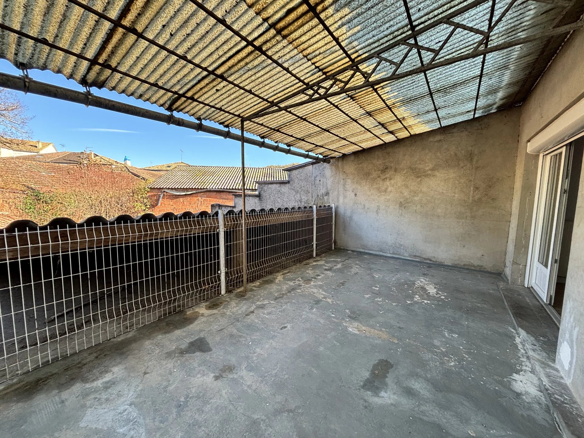 House and business in Montaigu-de-Quercy, Midi-Pyrénées – France – BVI83517