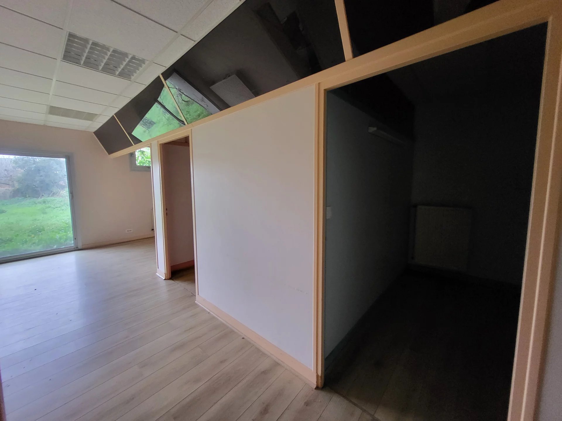 Substantial townhouse with generous garden, centre of Saint Savin, Poitou-Charentes – France – BVI83117