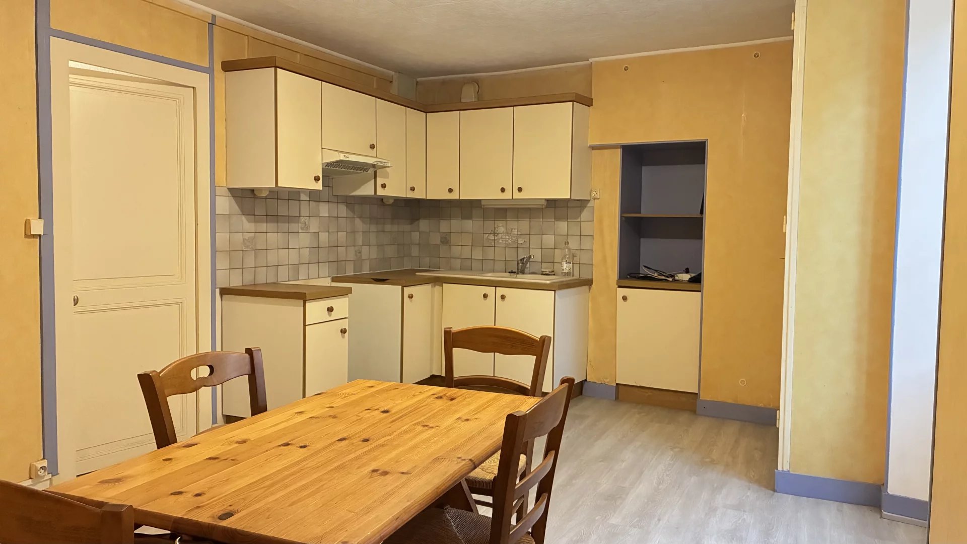 Great townhouse in the heart of the old town, Montmorillon, Poitou-Charentes – France – BVI83748