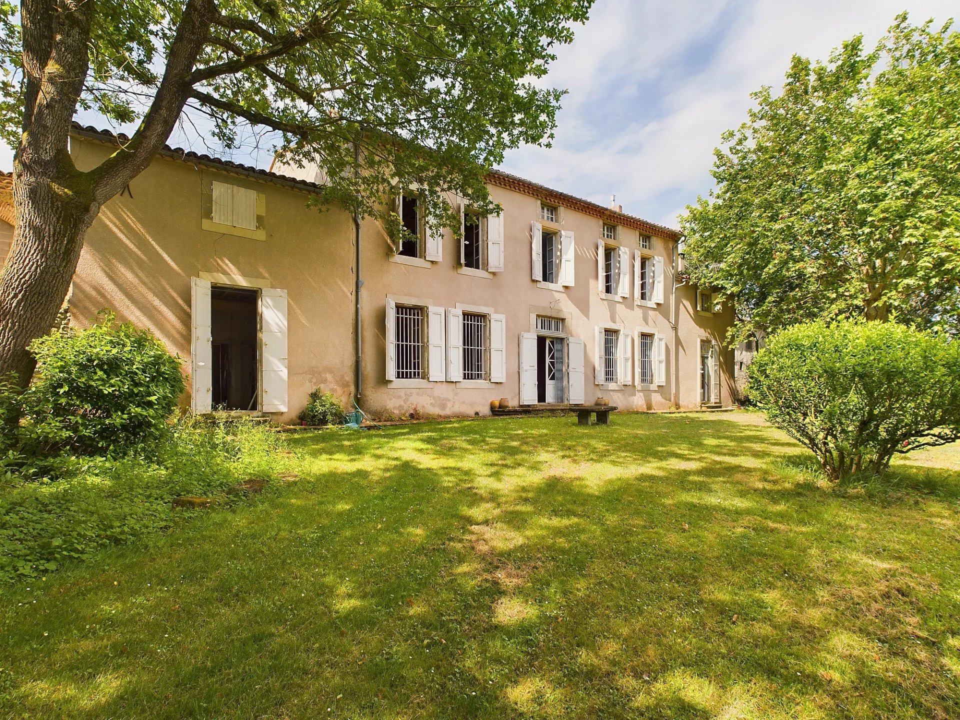 Manor house with over 3 acres of parkland, Languedoc-Roussillon – France – BVI74901