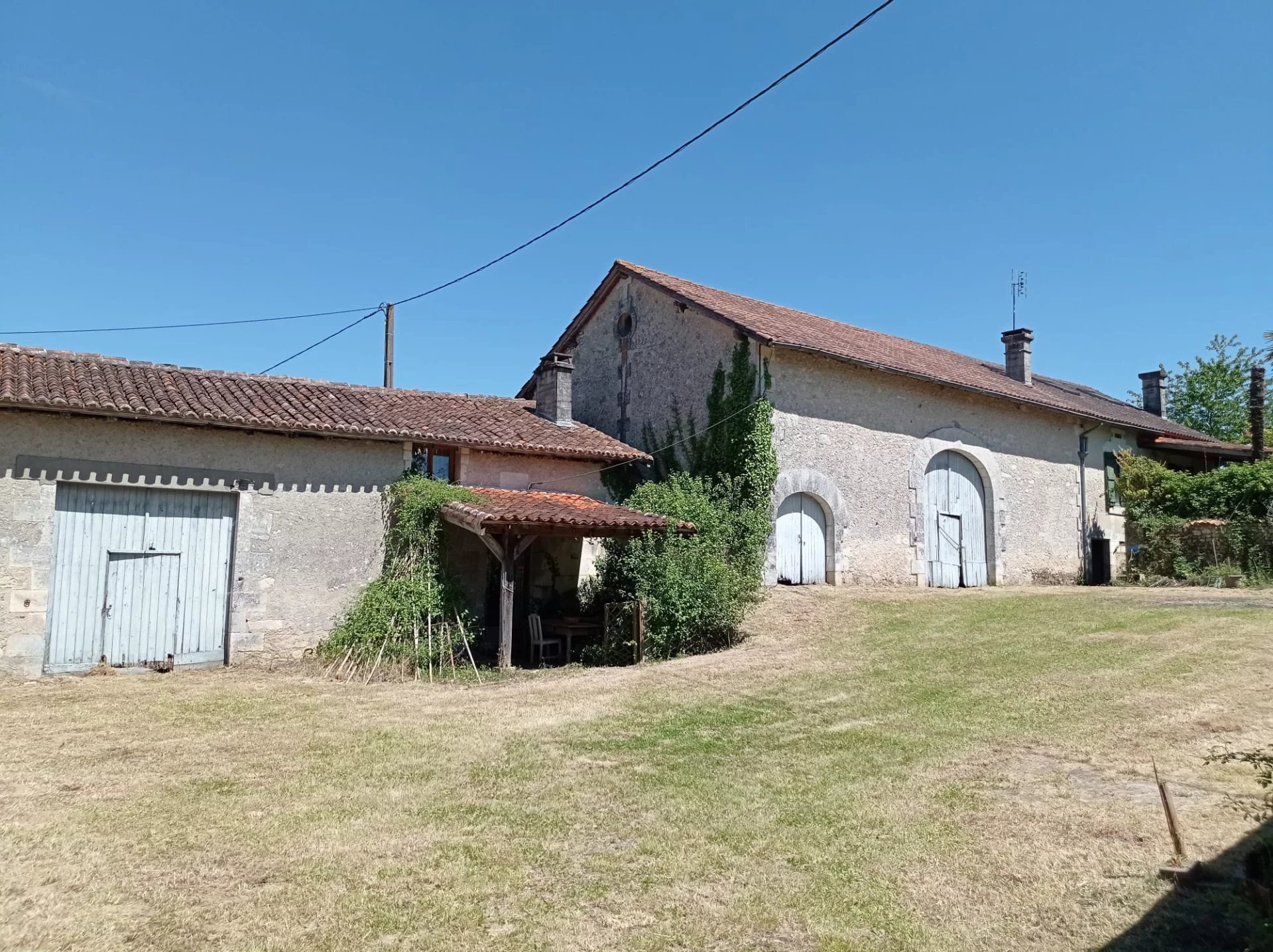 Rare find! Old farm with barns for renovation, Aquitaine – France – BVI75249