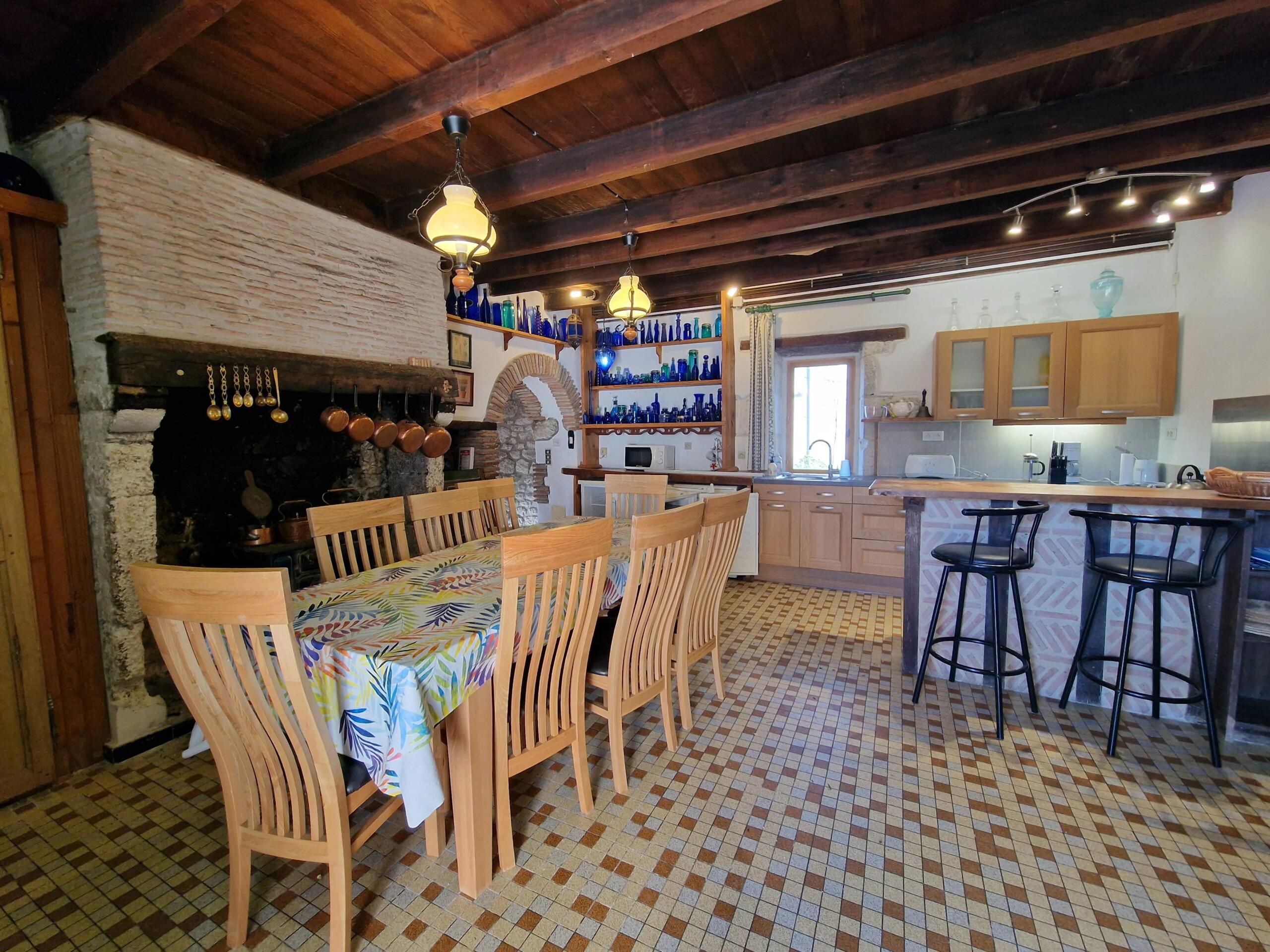 Charming home with character features and countryside views, Aquitaine – France – BVI79349