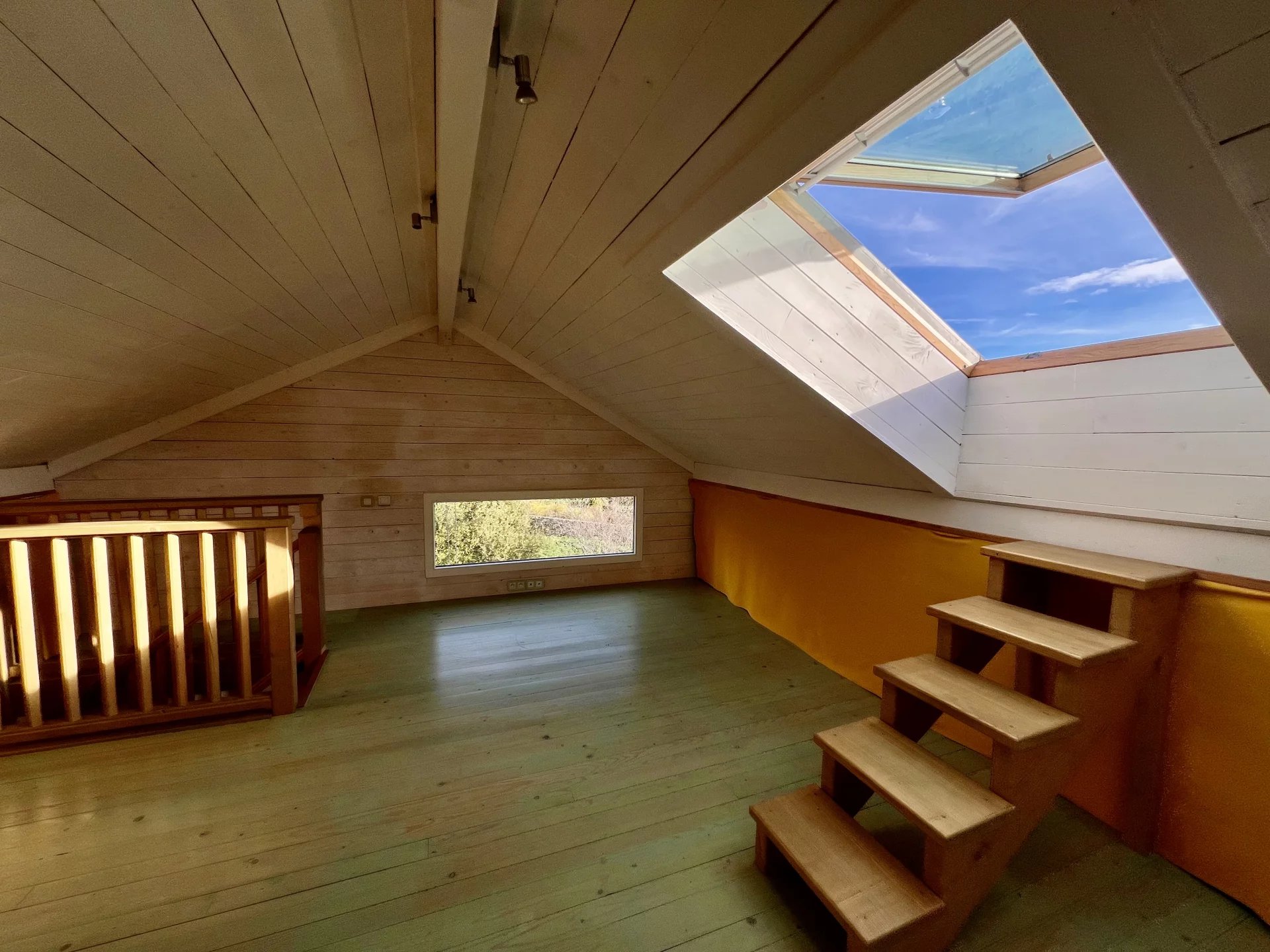 A luminous wooden eco-home with panoramic views, Languedoc-Roussillon – France – BVI83676