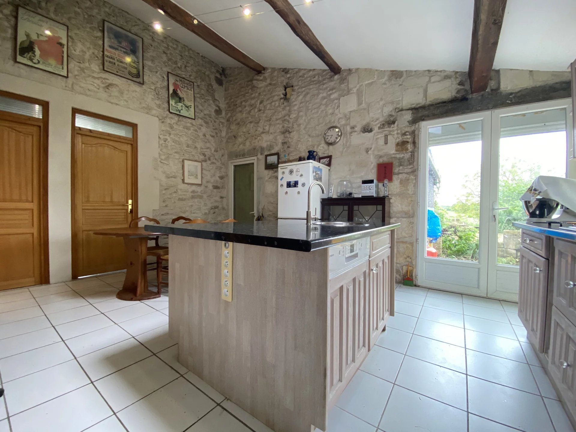 Two bedroom house on edge of the village with garage and outbuildings, Poitou-Charentes – France – BVI70566