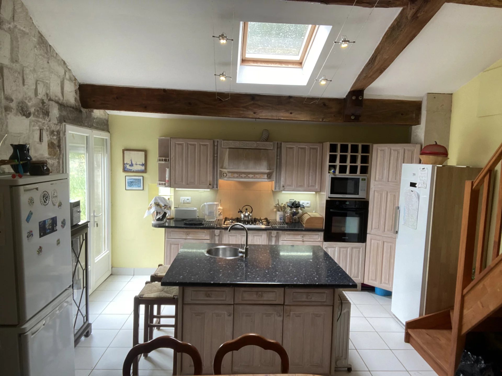 Two bedroom house on edge of the village with garage and outbuildings, Poitou-Charentes – France – BVI70566