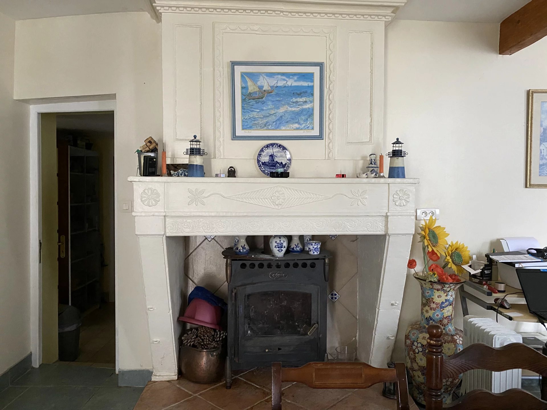 Two bedroom house on edge of the village with garage and outbuildings, Poitou-Charentes – France – BVI70566