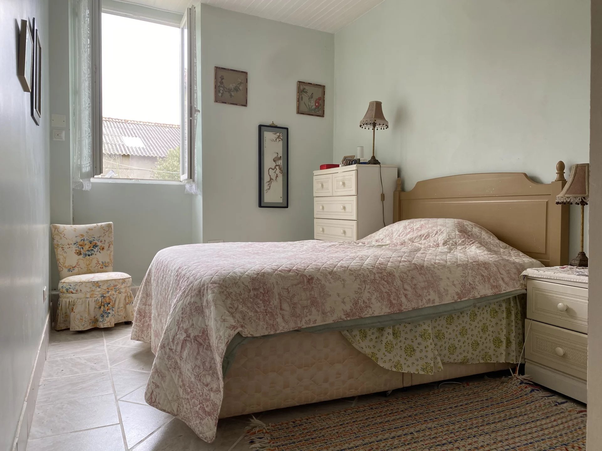 Two bedroom house on edge of the village with garage and outbuildings, Poitou-Charentes – France – BVI70566