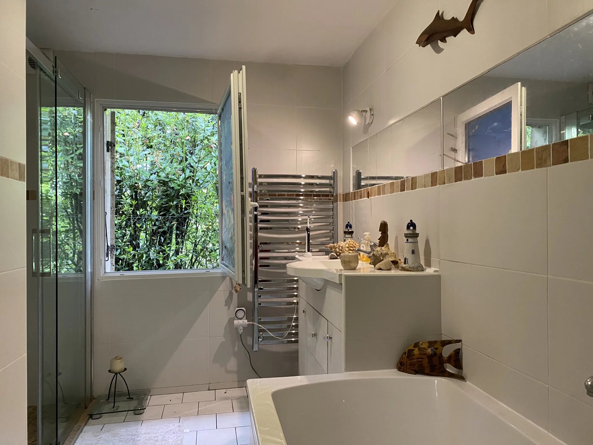 Two bedroom house on edge of the village with garage and outbuildings, Poitou-Charentes – France – BVI70566