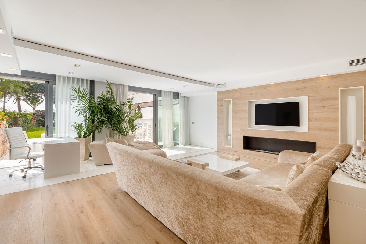 3 bedroom Ground Floor Apartment in Marbella, Malaga, Spain – 428-03817P