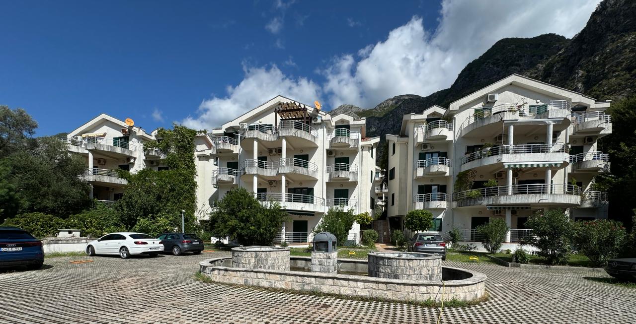 Risan Duplex Apartment – 130 m², Sea View & Pool, Montenegro – MRENB109