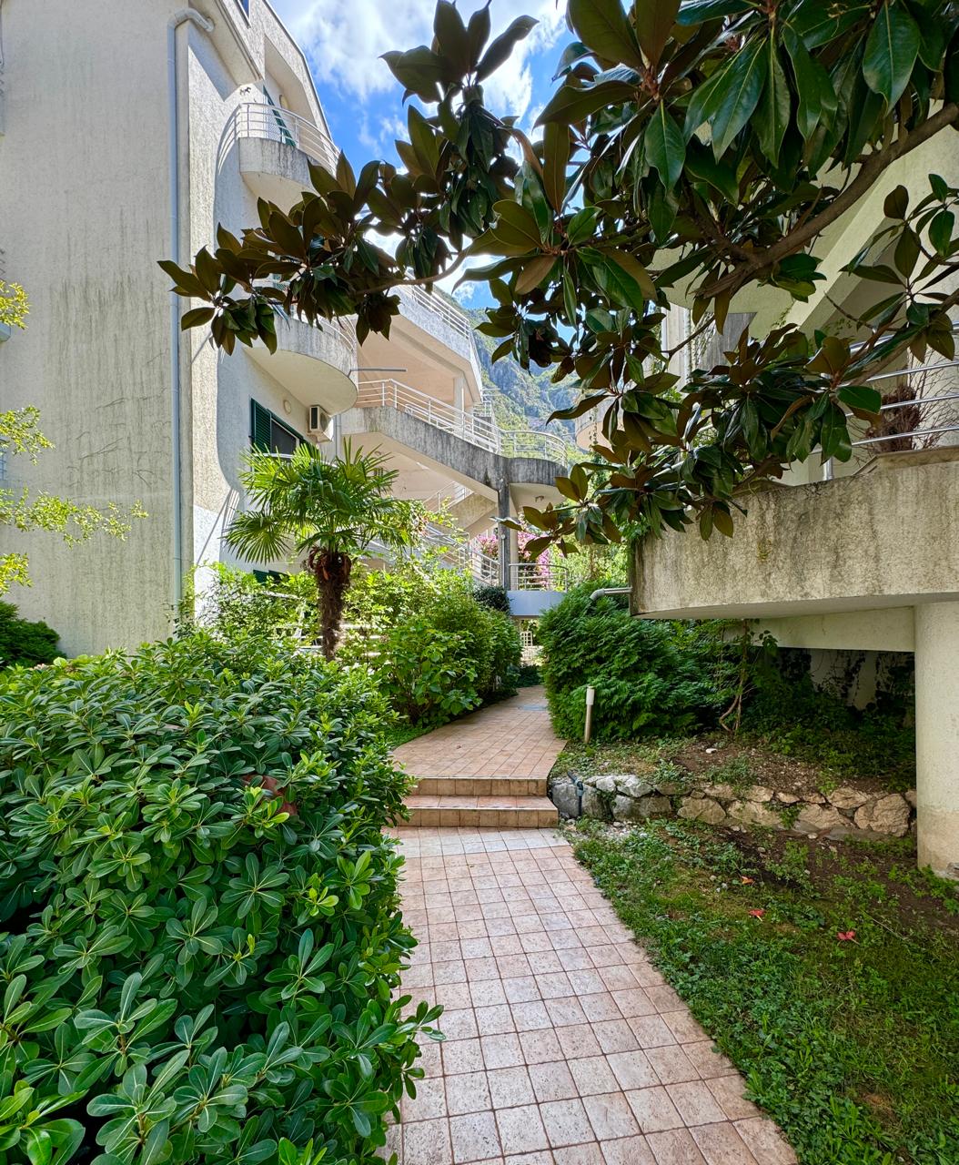 Risan Duplex Apartment – 130 m², Sea View & Pool, Montenegro – MRENB109