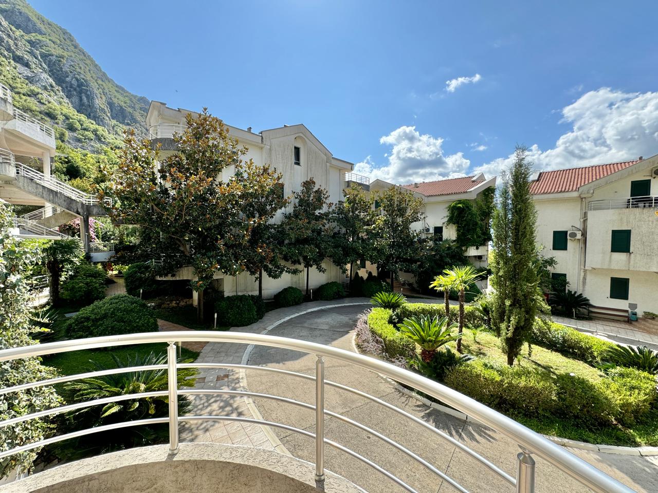 Risan Duplex Apartment – 130 m², Sea View & Pool, Montenegro – MRENB109